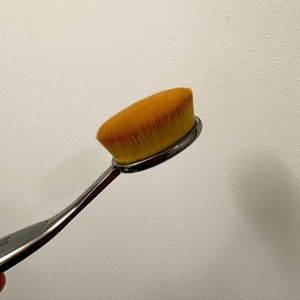 artis brush oval 7